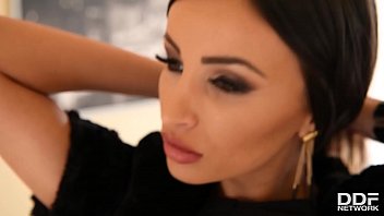 B.-taking sex goddess Alyssia Kent gets her DP cravings fulfilled