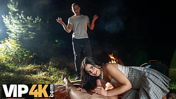 HUNT4K. Teen Chloe Heart was seduced and her tight pussy