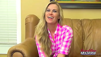 Mature Hot Blonde Savanna Deep Finger Her Pussy And Sucks