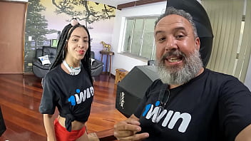 Between one break and another she wants to give her