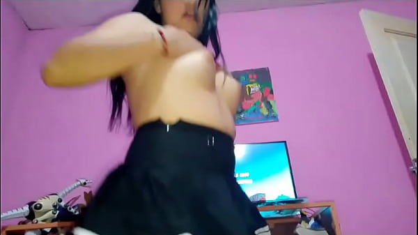 Watch how this cute 18 year old girl dances and