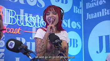 Tattooed redhead Diavlolilith kisses with her friend while her vagina